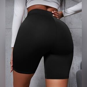 NWOT ⚜️🖤⚜️ Laina Rauma black biker shorts